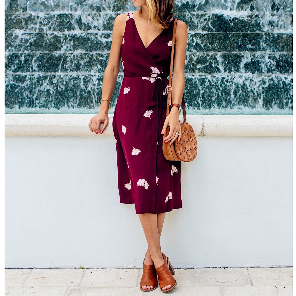 Ann Taylor Burgundy Wrap Dress. Size 4. Excellent quality. Sleeveless Maroon